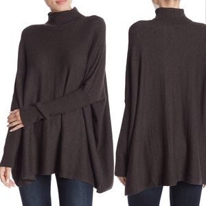 NWT - Joseph A. (Nordstrom) Oversized Boxy Turtleneck